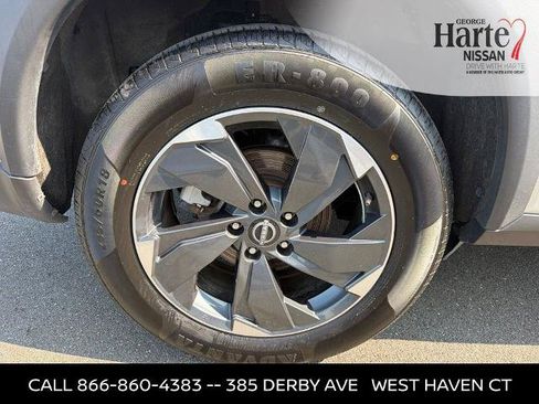 Certified 2024 Nissan Rogue SV AWD/4WD image 11