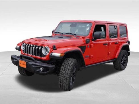 Certified 2025 Jeep Wrangler Unlimited Sahara AWD/4WD image 11