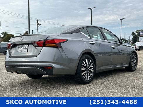 Used 2023 Nissan Altima 2.5 SV image 5