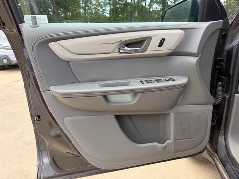 Used 2016 Chevrolet Traverse LS FWD image 9