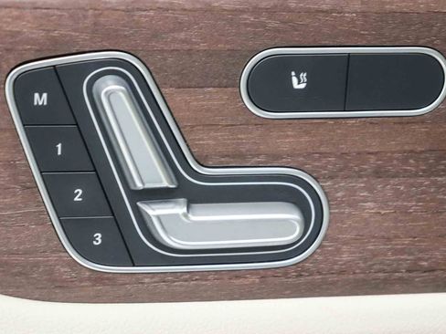 Used 2023 Mercedes-Benz GLB 250 image 21