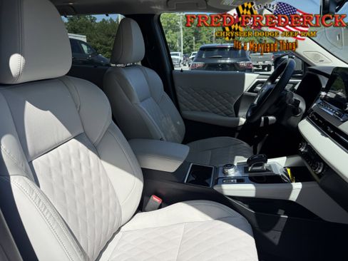 Used 2024 Mitsubishi Outlander SEL AWD/4WD image 15