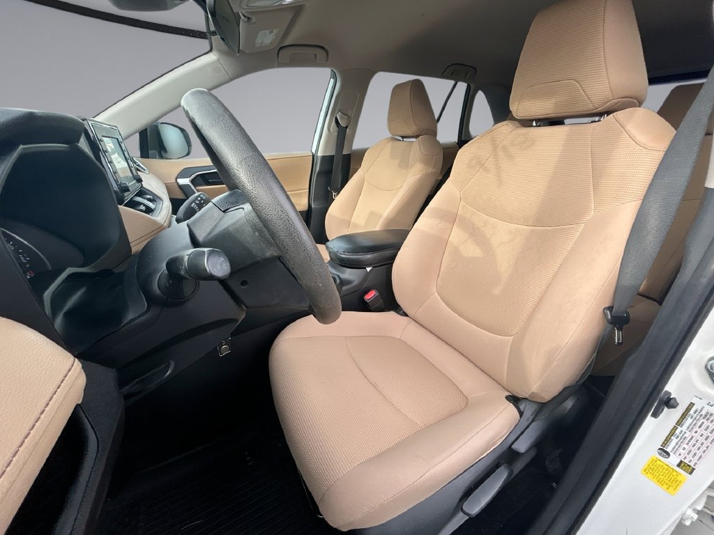 Used 2021 Toyota RAV4 LE FWD image 26