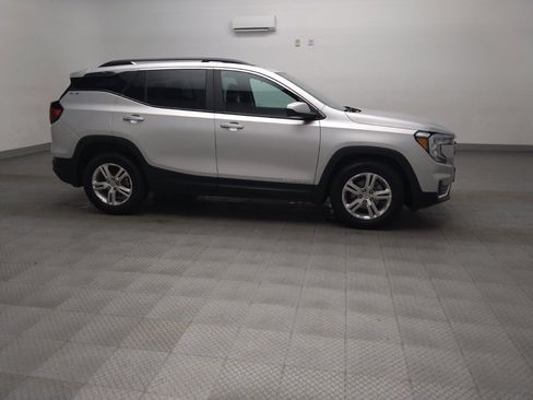 Used 2022 GMC Terrain SLE w/ Driver Convenience Package FWD image 11