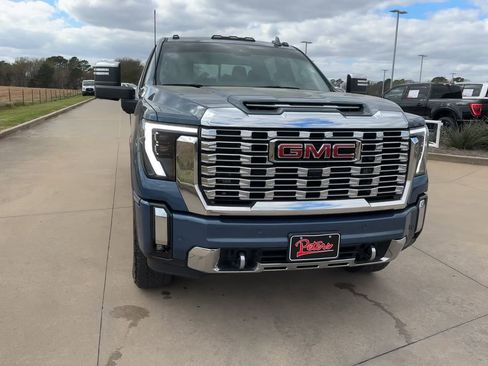 Used 2024 GMC Sierra 2500 Denali w/ Denali Reserve Package image 4