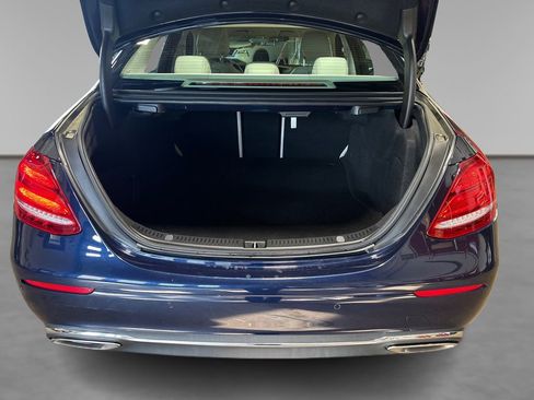 Used 2018 Mercedes-Benz E 300 4MATIC image 11