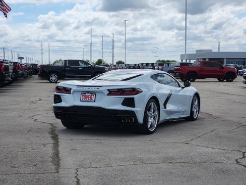 Used 2022 Chevrolet Corvette Stingray Coupe w/ 1LT RWD image 5