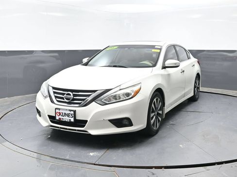 Used 2016 Nissan Altima 2.5 SL w/ 2.5 Technology Package FWD image 6