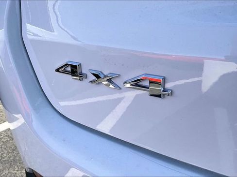 New 2026 Jeep Compass Latitude image 13