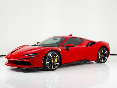 Used 2023 Ferrari SF90 Stradale image 7