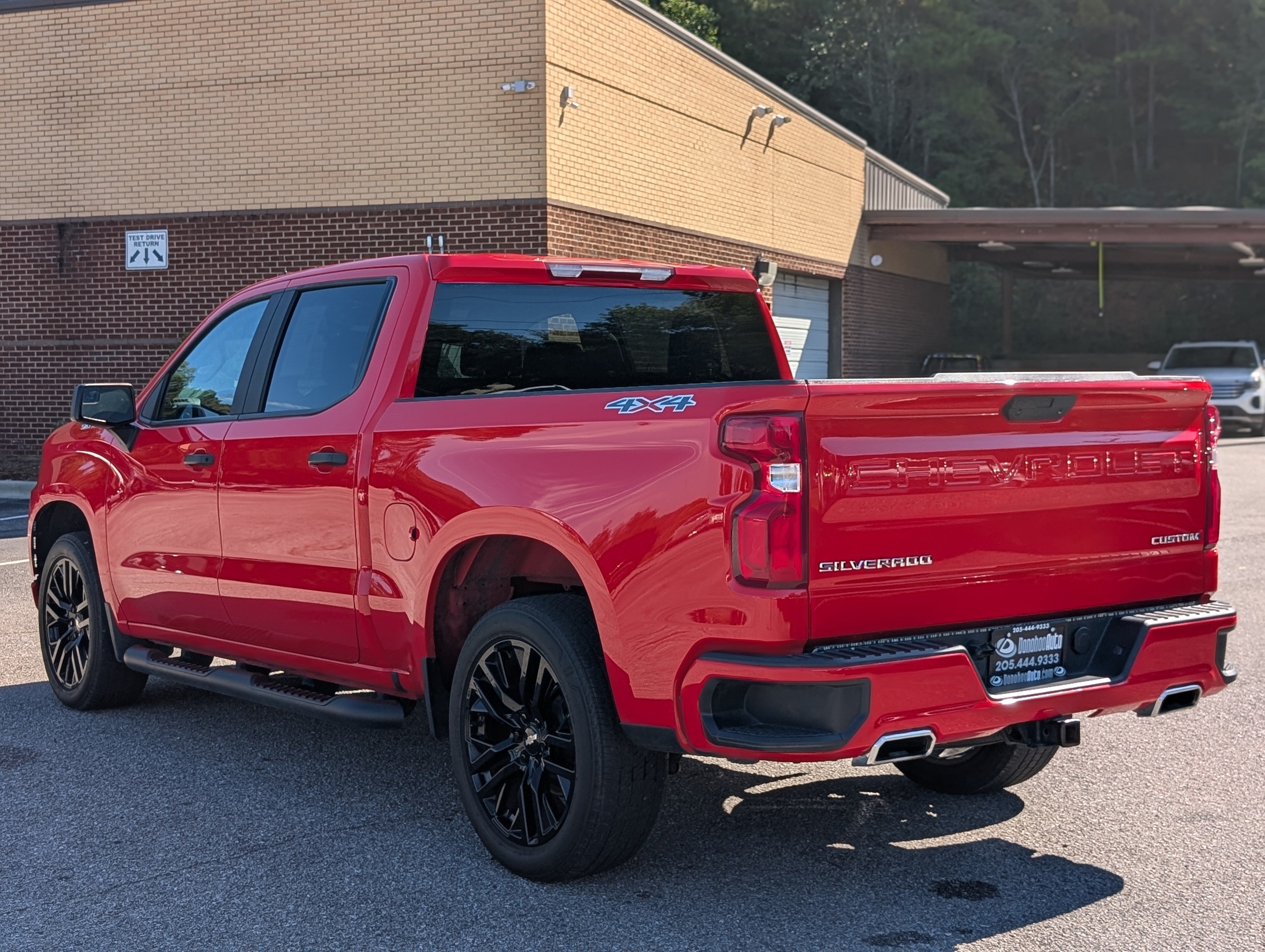 Used 2020 Chevrolet Silverado 1500 Custom w/ Custom Value Package AWD/4WD image 7