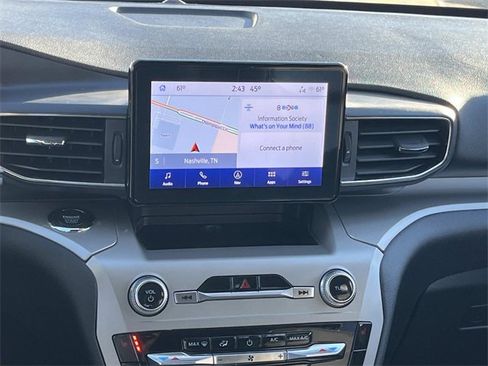 Used 2022 Ford Explorer XLT w/ Equipment Group 202A image 16