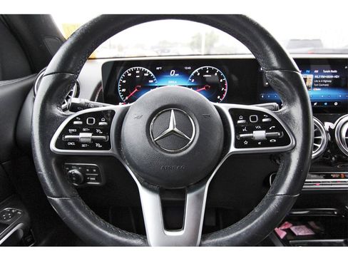 Used 2022 Mercedes-Benz GLB 250 image 9