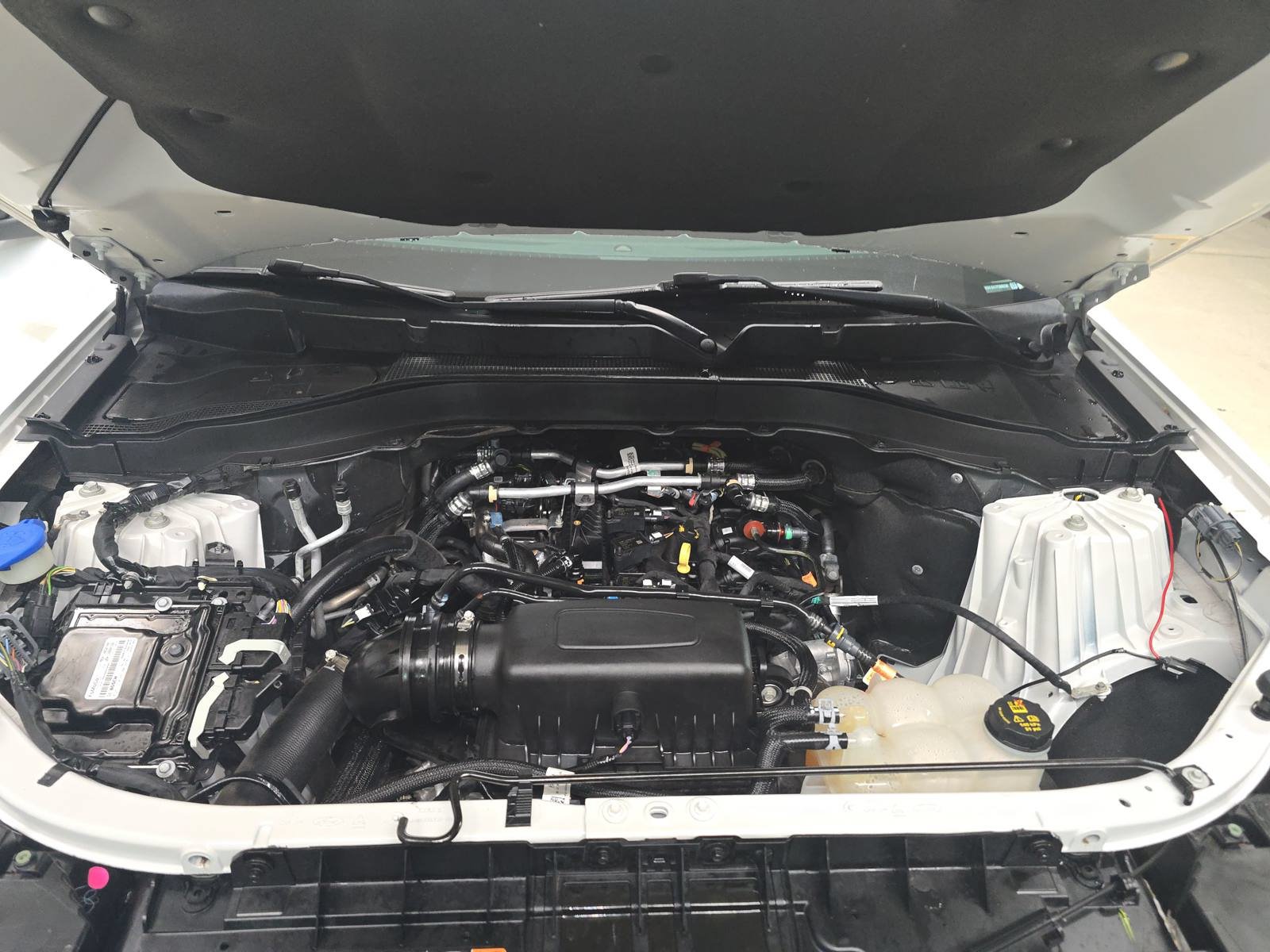 Used 2023 Ford Explorer XLT w/ Equipment Group 202A RWD image 31