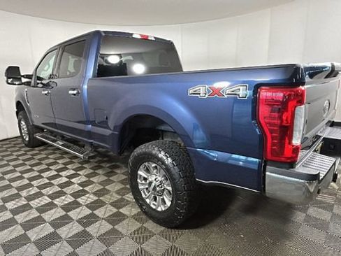 Used 2017 Ford F250 XLT w/ XLT Premium Package AWD/4WD image 5