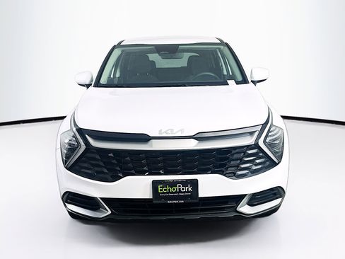 Used 2025 Kia Sportage LX image 2