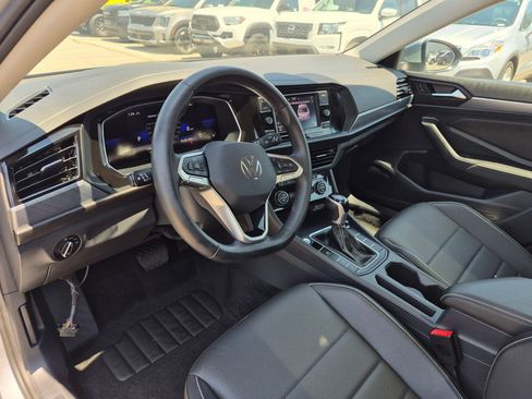 Used 2024 Volkswagen Jetta SE w/ Panoramic Sunroof Package FWD image 17