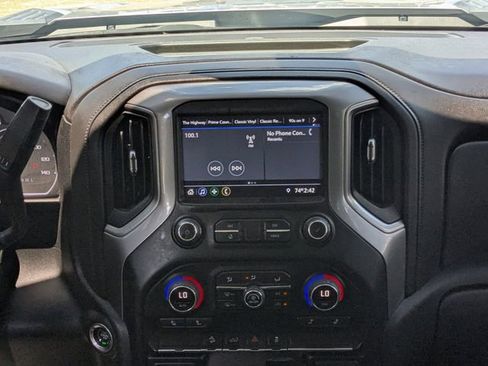 Used 2022 Chevrolet Silverado 2500 LT w/ Convenience Package AWD/4WD image 16