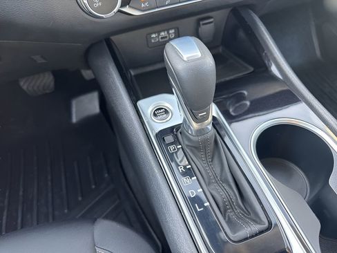 Used 2021 Nissan Altima 2.5 SV w/ SV Premium Package image 17