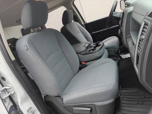 Used 2018 RAM 1500 Express AWD/4WD image 11