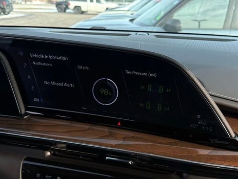 Used 2023 Cadillac Escalade Sport Platinum w/ LPO, ONYX Package image 34