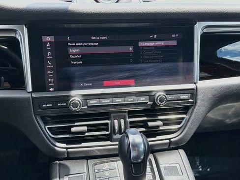 Used 2019 Porsche Macan AWD/4WD image 27