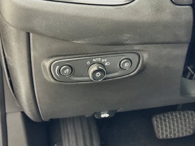 Used 2021 Chevrolet Equinox LT FWD image 14