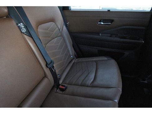 Used 2024 Nissan Pathfinder Platinum w/ Cargo Package image 15