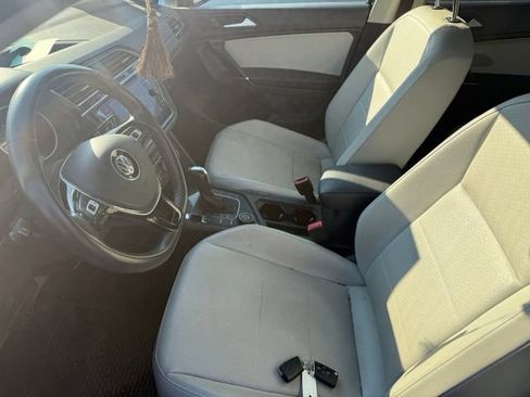 Used 2020 Volkswagen Tiguan SE w/ Panoramic Sunroof Package AWD/4WD image 7