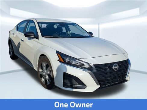 Used 2025 Nissan Altima 2.5 S FWD image 4