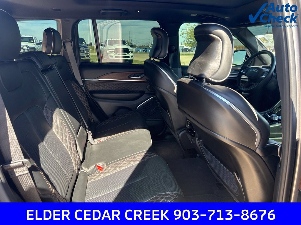 Used 2025 Jeep Grand Cherokee Summit w/ Obsidian Package AWD/4WD image 18