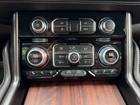 Used 2023 GMC Yukon XL Denali Ultimate image 23