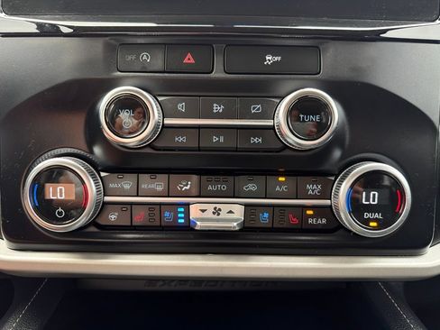 Used 2023 Ford Expedition XLT AWD/4WD image 43