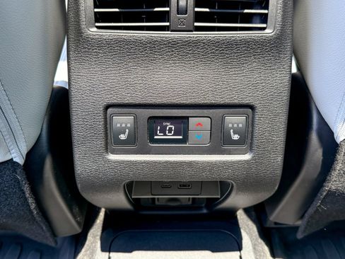 Used 2023 Mitsubishi Outlander SEL AWD/4WD image 25