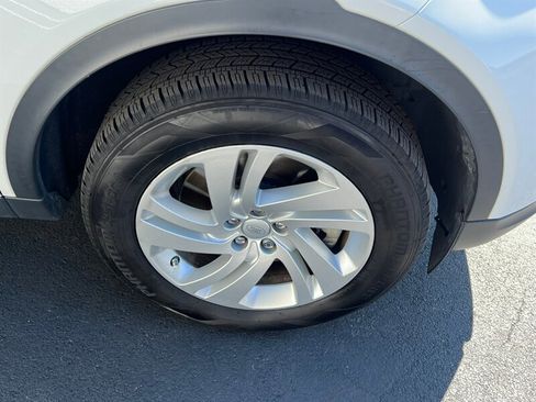 Used 2020 Land Rover Discovery Sport image 11