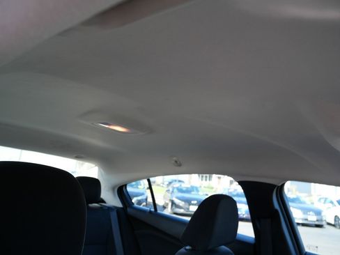 Used 2018 Chevrolet Cruze LT w/ Convenience Package FWD image 18