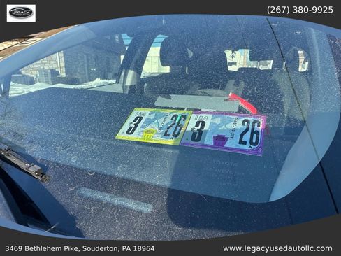 Used 2014 Toyota Prius C Two image 11