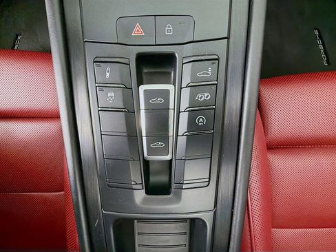 Certified 2019 Porsche 911 Targa 4 GTS image 31