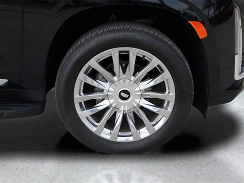 Used 2024 Cadillac Escalade Premium Luxury w/ Performance Package image 9