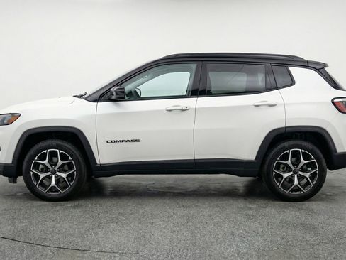 Used 2025 Jeep Compass Limited AWD/4WD image 5