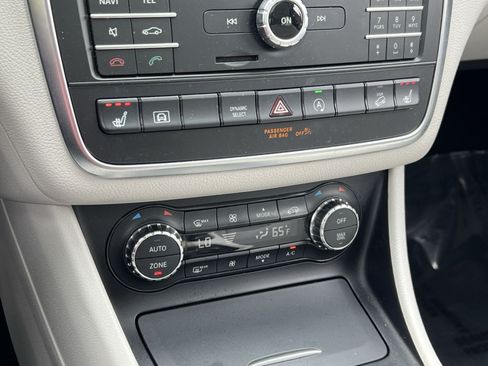Used 2017 Mercedes-Benz GLA 250 4MATIC image 26
