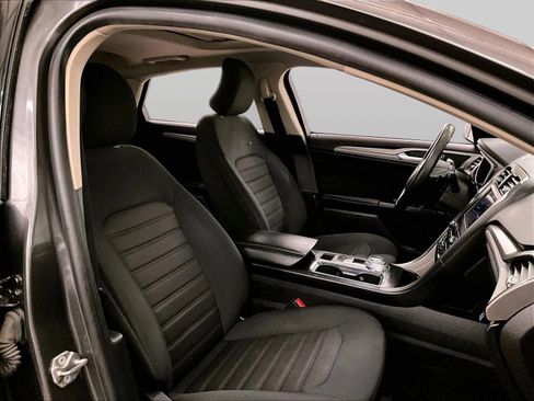 Used 2019 Ford Fusion SE AWD/4WD image 7