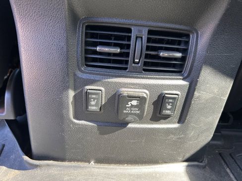 Used 2017 Nissan Titan PRO-4X w/ Pro-4x Convenience Package image 9