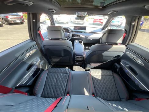 Used 2025 Genesis GV70 3.5T Sport w/ Sport Advanced Package image 14