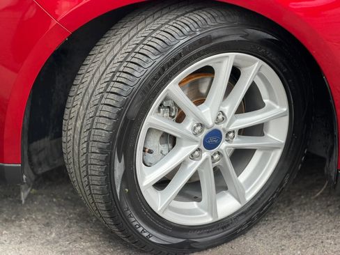 Used 2015 Ford Focus SE FWD image 14