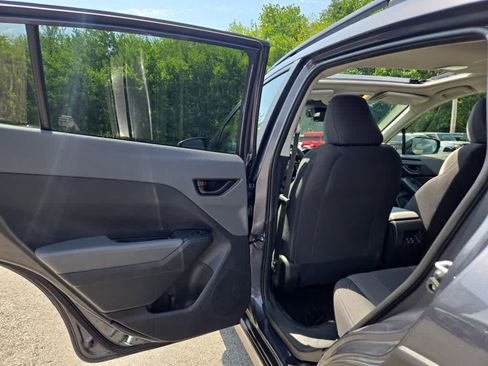 Used 2025 Subaru Crosstrek 2.5i Premium AWD/4WD image 32