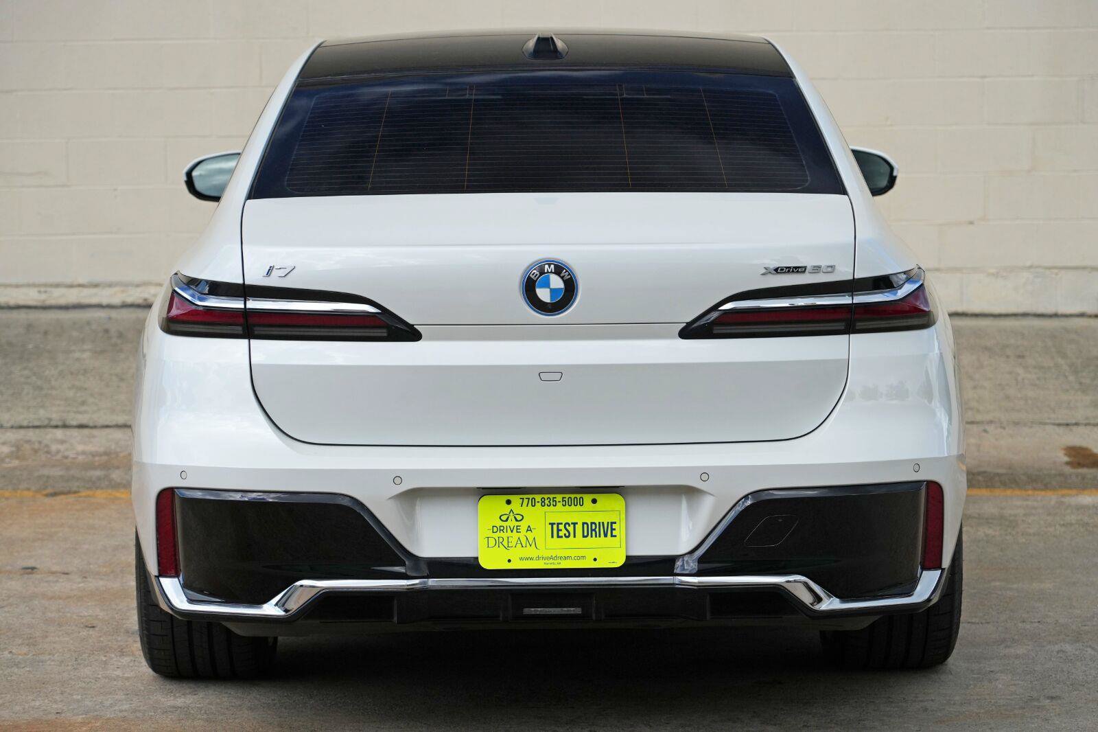 Used 2023 BMW i7 xDrive60 w/ Executive Package 2 AWD/4WD image 60