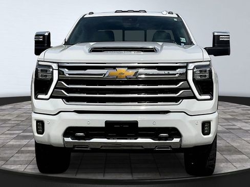 Used 2024 Chevrolet Silverado 3500 High Country w/ High Country Premium Package AWD/4WD image 3