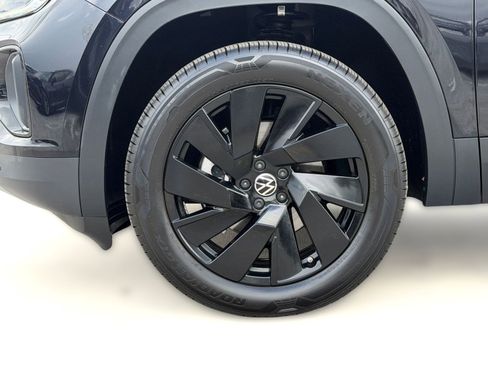 Certified 2026 Volkswagen Atlas Cross Sport SE image 10