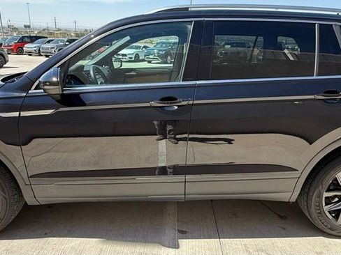 Used 2023 Volkswagen Tiguan SE FWD image 6